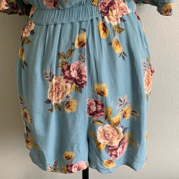 Floral Short Romper - Picture 5 of 8